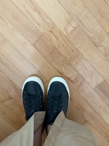 Customer photo review of Taos Navy PLIM SOUL LUX Leather Platform Sneaker