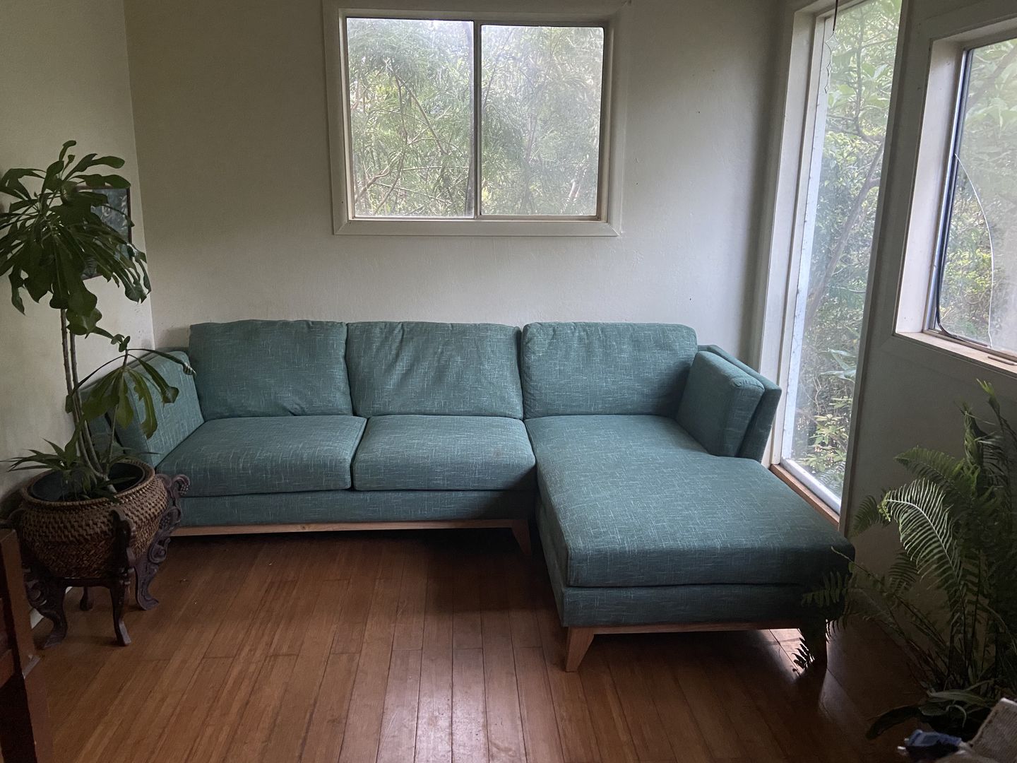 Customer photo review of ValMinimal Sectional