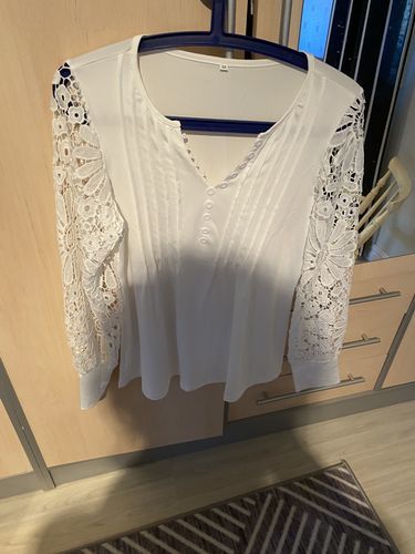 Customer photo review of Koronkowa bluzka z długimi rękawami i dekoltem i W serek