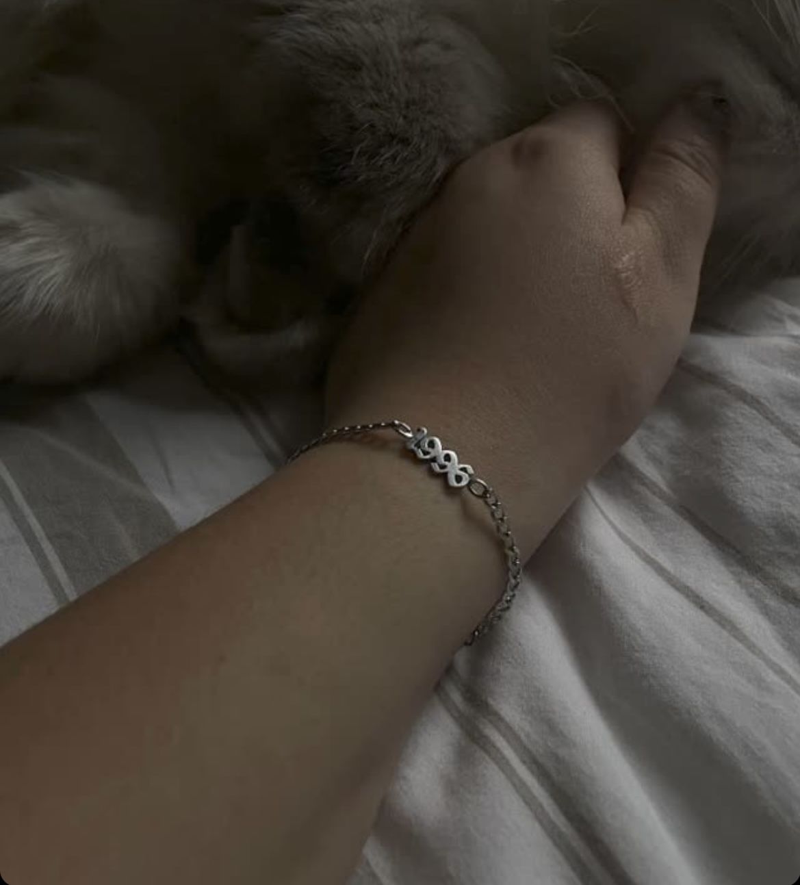 Customer photo review of Jahreszahl Armband | 18K vergoldet