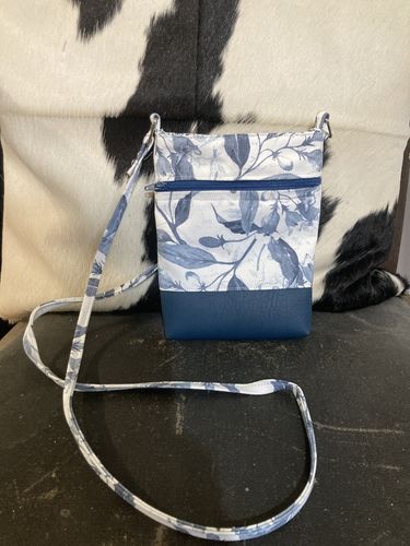 Customer photo review of Wanderlust Phone Bag Pattern