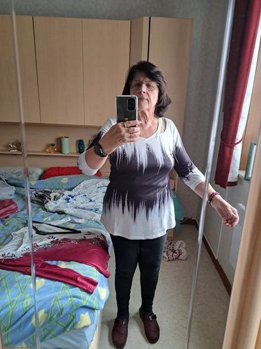 Customer photo review of Bluzka z długim rękawem z nadrukiem ombre i wycięciem