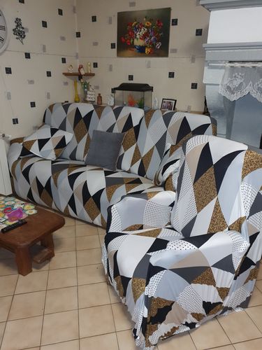 Customer photo review of Gris Exotic - Housses Extensibles de Fauteuil et Canapé