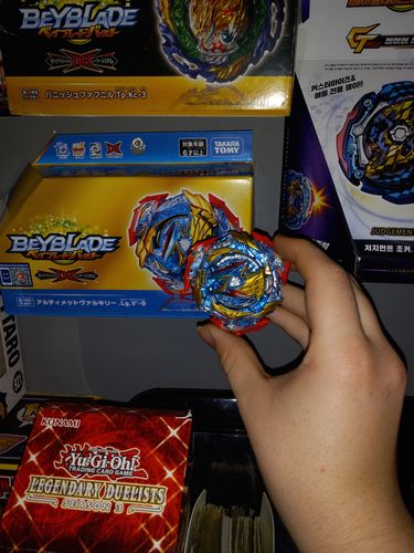 Customer photo review of Takra Tomy  Ultimate Valkyrie Variable'-9 Burst DB Beyblade B-193