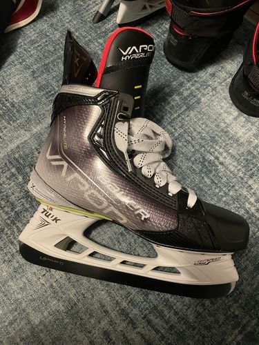 Customer photo review of Bauer Vapor Hyperlite Senior Hockey Skates