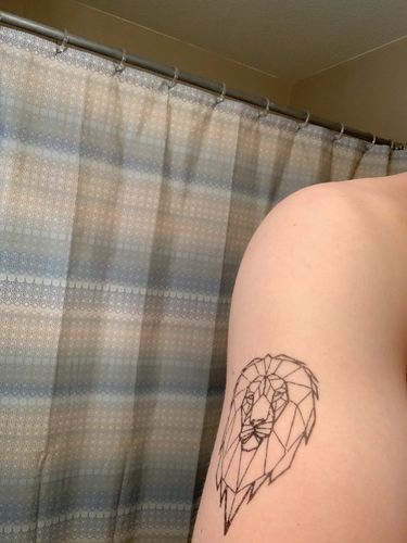 Customer photo review of Geometric Lion Tattoo - Semi Permanent