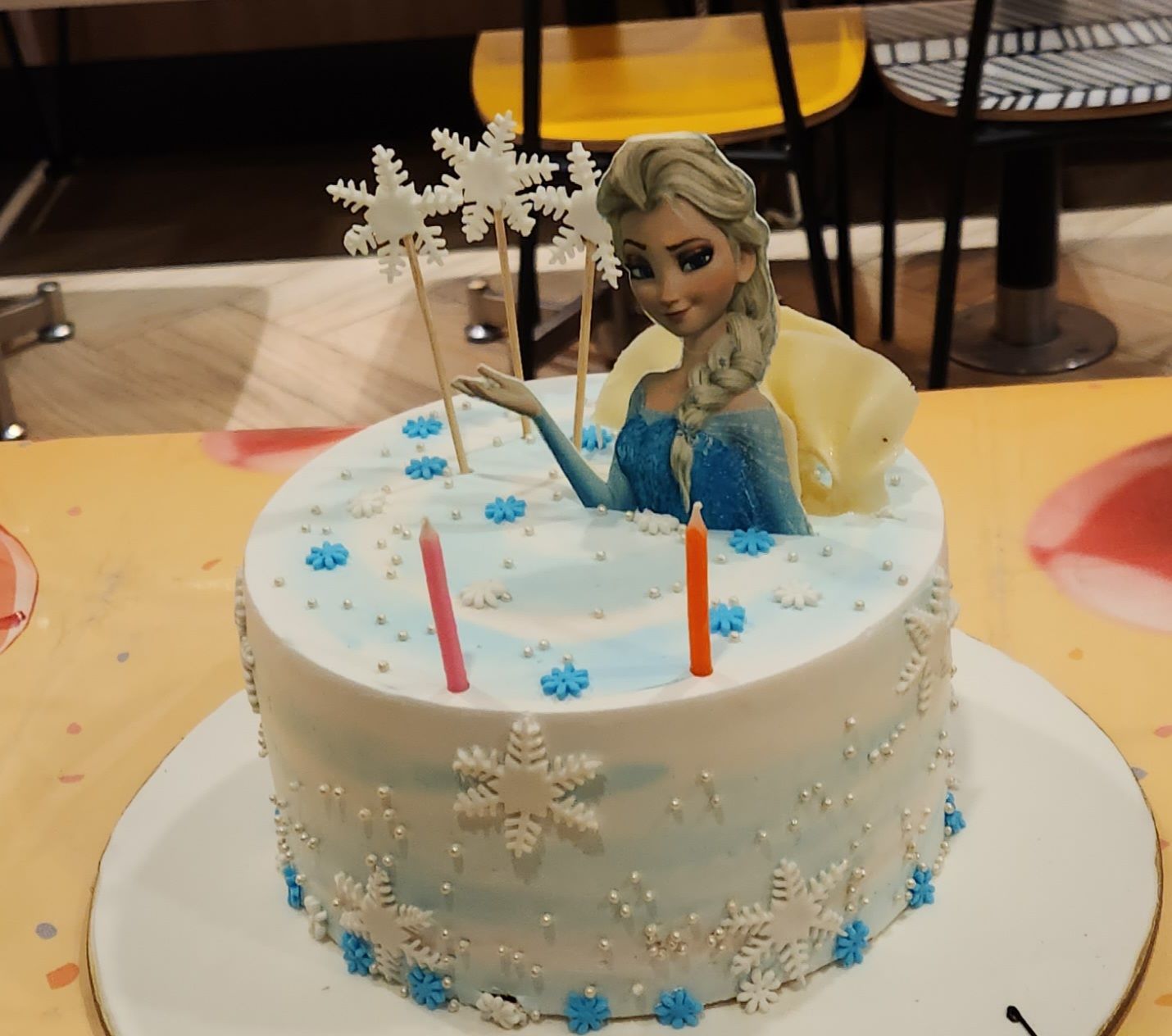 Customer photo review of Frozen Magical Cake