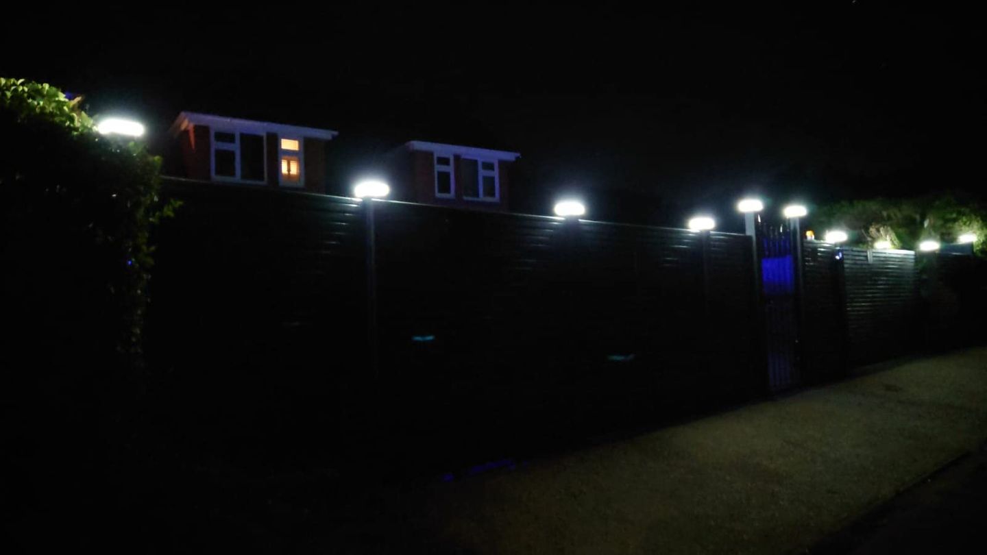 Customer photo review of TSUN 5x5 inch Solar Post Lights Three-Color Switch