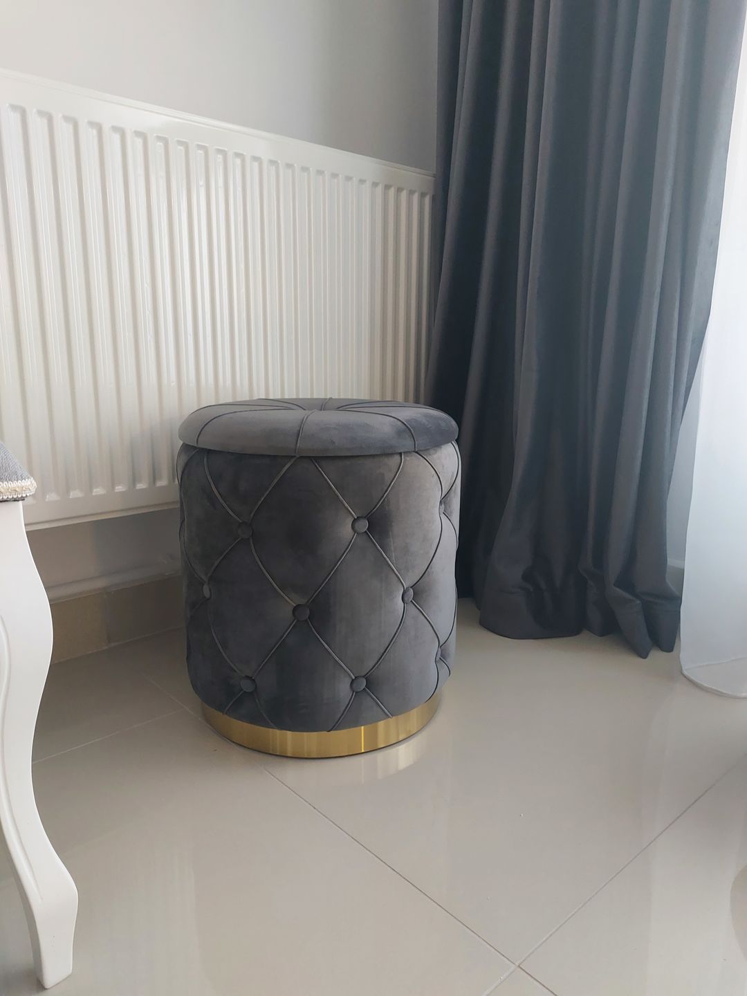 Customer photo review of Set 2 tabureti POLLY, stofa catifelata, gri, cu spatiu depozitare