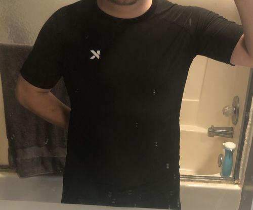 Customer photo review of Men's Heat Trapping T-Shirt