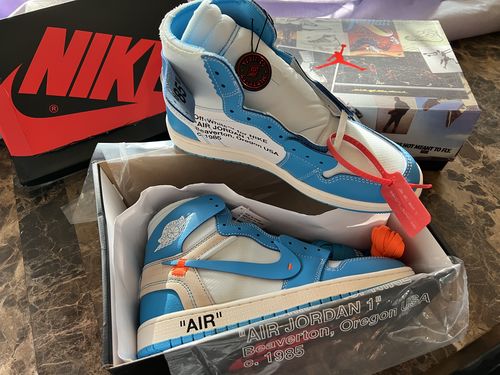 Customer photo review of Jordan 1 Retro High Off-White University Blue "UNC"