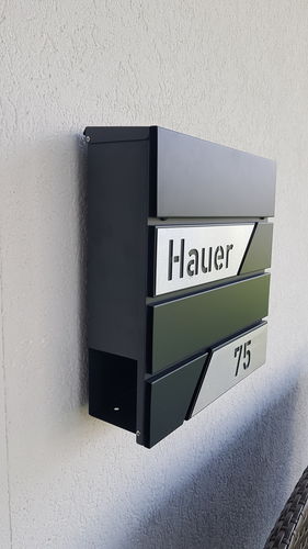 Customer photo review of AlbersDesign Briefkasten B1 anthrazit (RAL7016) personalisiert mit Edelstahl-Schildern