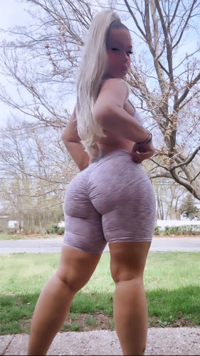 Customer photo review of Pchee Soft Lilac V-Waist Scrunch Butt Set