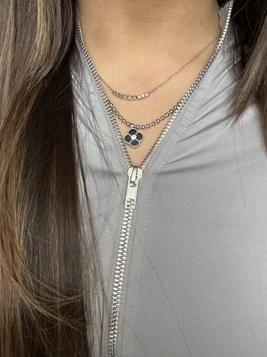 Customer photo review of .925 4 Clover (Dark Edition) pendant & necklace