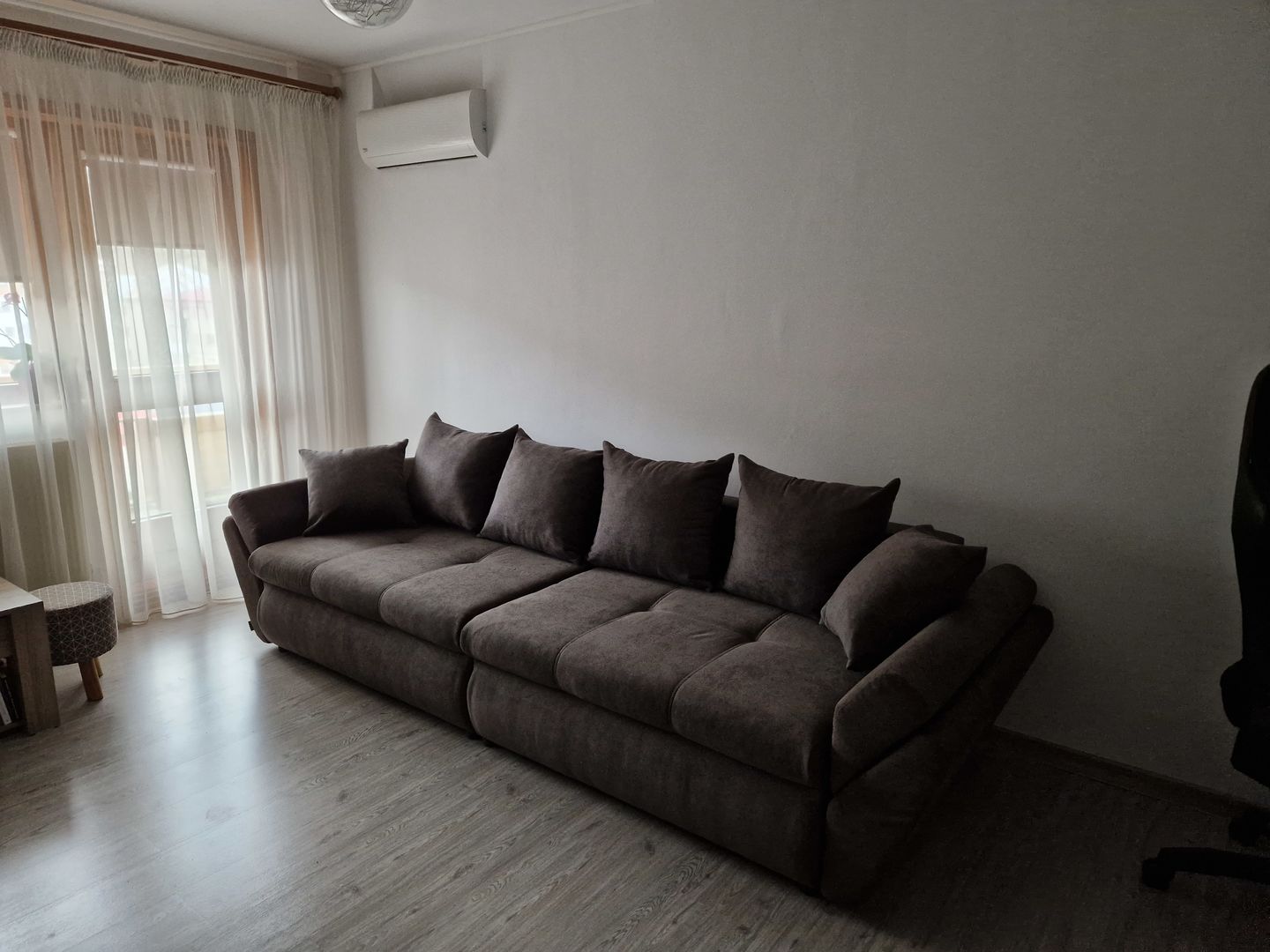 Customer photo review of Canapea extensibila cu lada de depozitare Loana Brown 300x100 cm