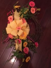 Customer photo review of 14" Oval Grapevine Wreath - DECOE-033
