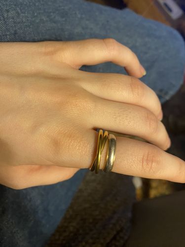 Customer photo review of Gold Interlocked Ring
