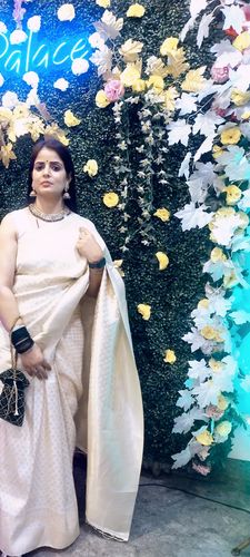 Customer photo review of Royal Princess Golden White Woven Kanjivaram Saree
