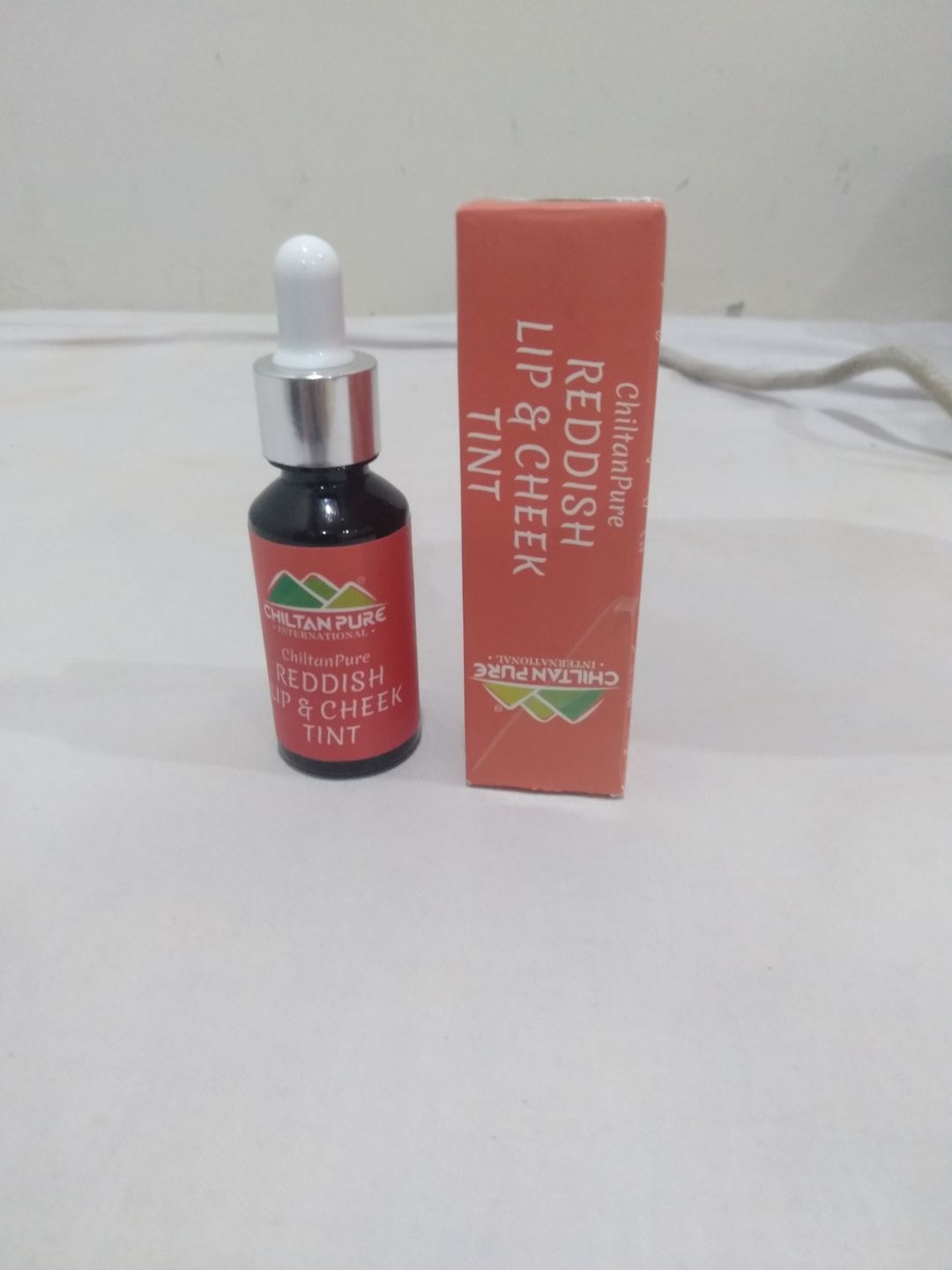 Customer photo review of Reddish Lips & Cheek Tint – Pure Organic Liquid stain for lips, cheeks & eyelids – Give face fresh look Moisturize lips- 100% Organic Lip Stain