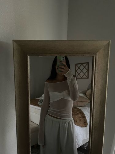 Customer photo review of THE MESH LONG SLEEVE