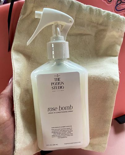 Customer photo review of Rose Bomb Leave-in Conditioning Spray