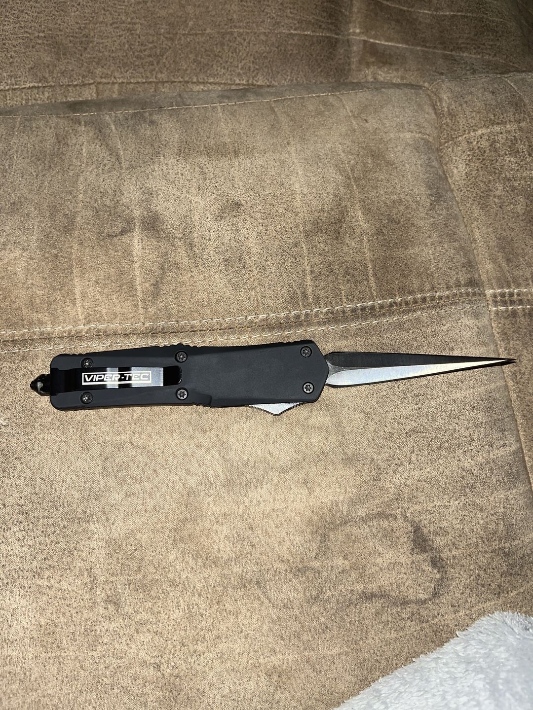 Customer photo review of Black Ghost D/A OTF - Hornet Blade
