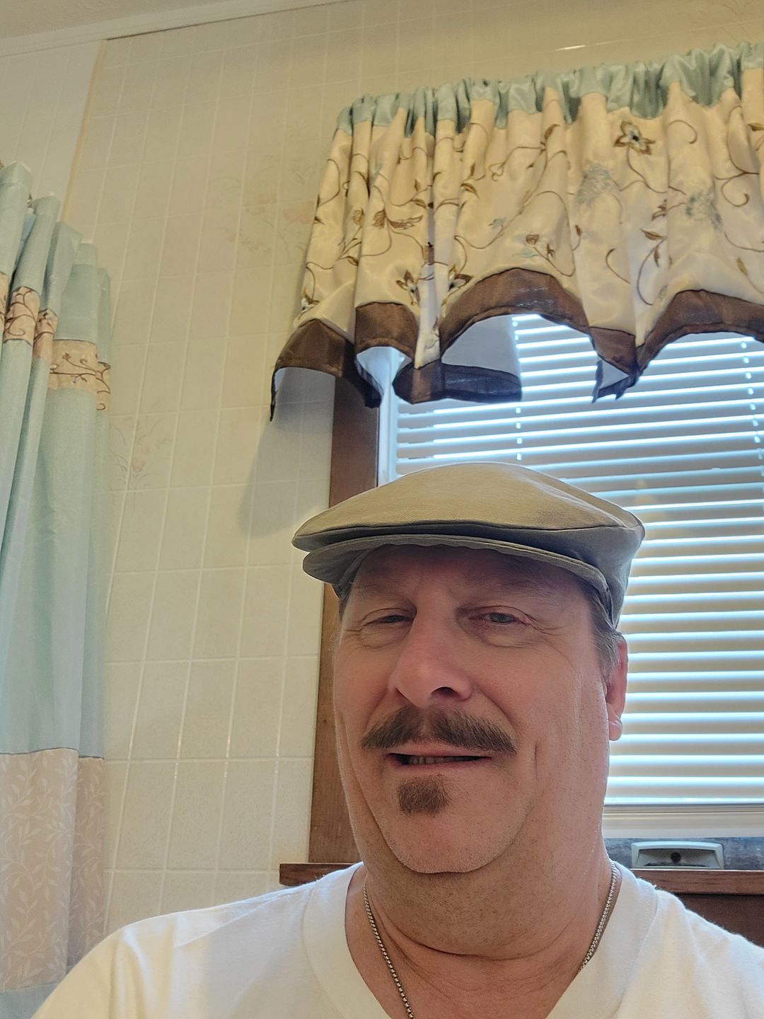 Customer photo review of Vintage Cap Linen