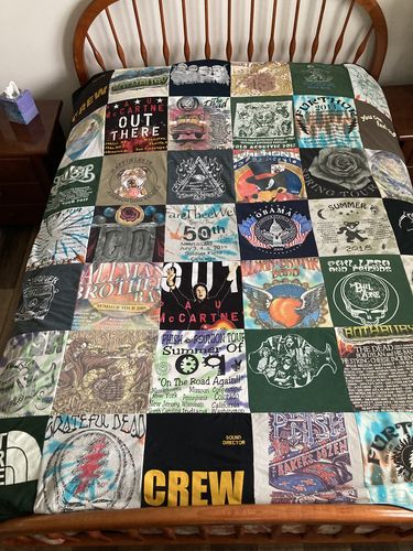 T-shirt quilt with music, concerts themes by Rochele from PA