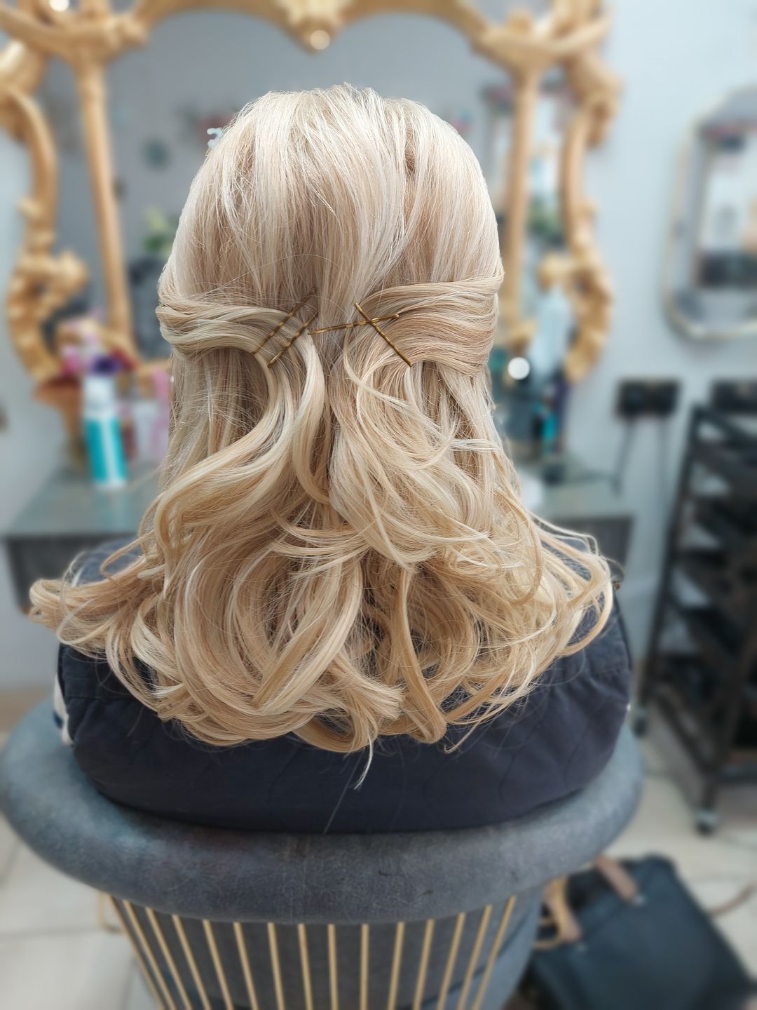 Customer photo review of 16" One Piece Curly Clip-in Hair Extension