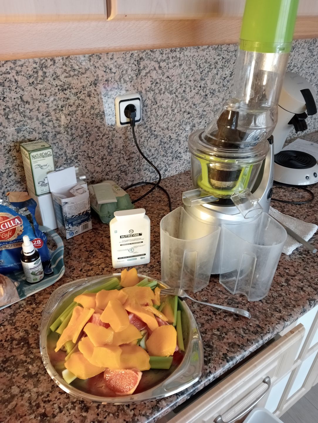 Customer photo review of NUTRIZYME® | Enzimas digestivas y Plantas | 90 Caps. | Papaína, Lipasa, Amilasa, Bromelina, Proteasa, Curcumina, Bromelina ++