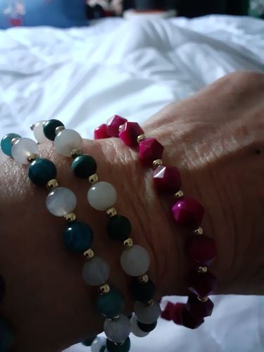 Customer photo review of Assortiment de 2 Bracelets Amour  - Eclat de Corindon Rouge