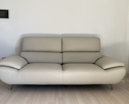 Customer photo review of DORIAN - Sofa văng da 2 chỗ tựa liền