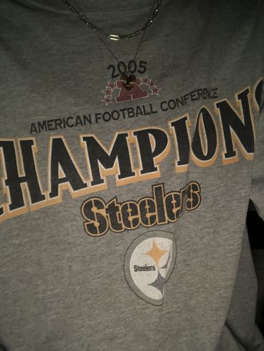 Customer photo review of Vintage Pittsburgh Steelers 2005 AFC Champions NFL T Shirt Size Large