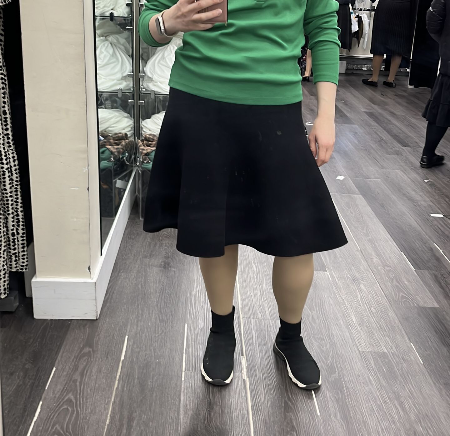 Customer photo review of AMAZING  MM SKIRT - YEAR ROUND BLACK
