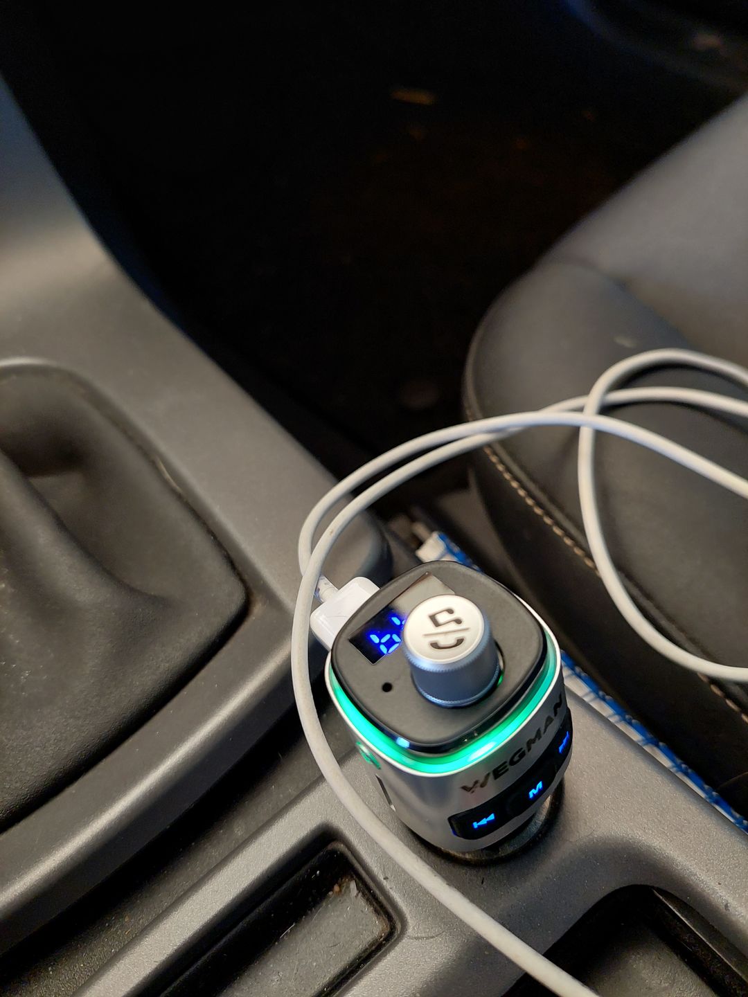 Customer photo review of Wegman Bluetooth FM Transmitter - Bluetooth carkit - Zilver