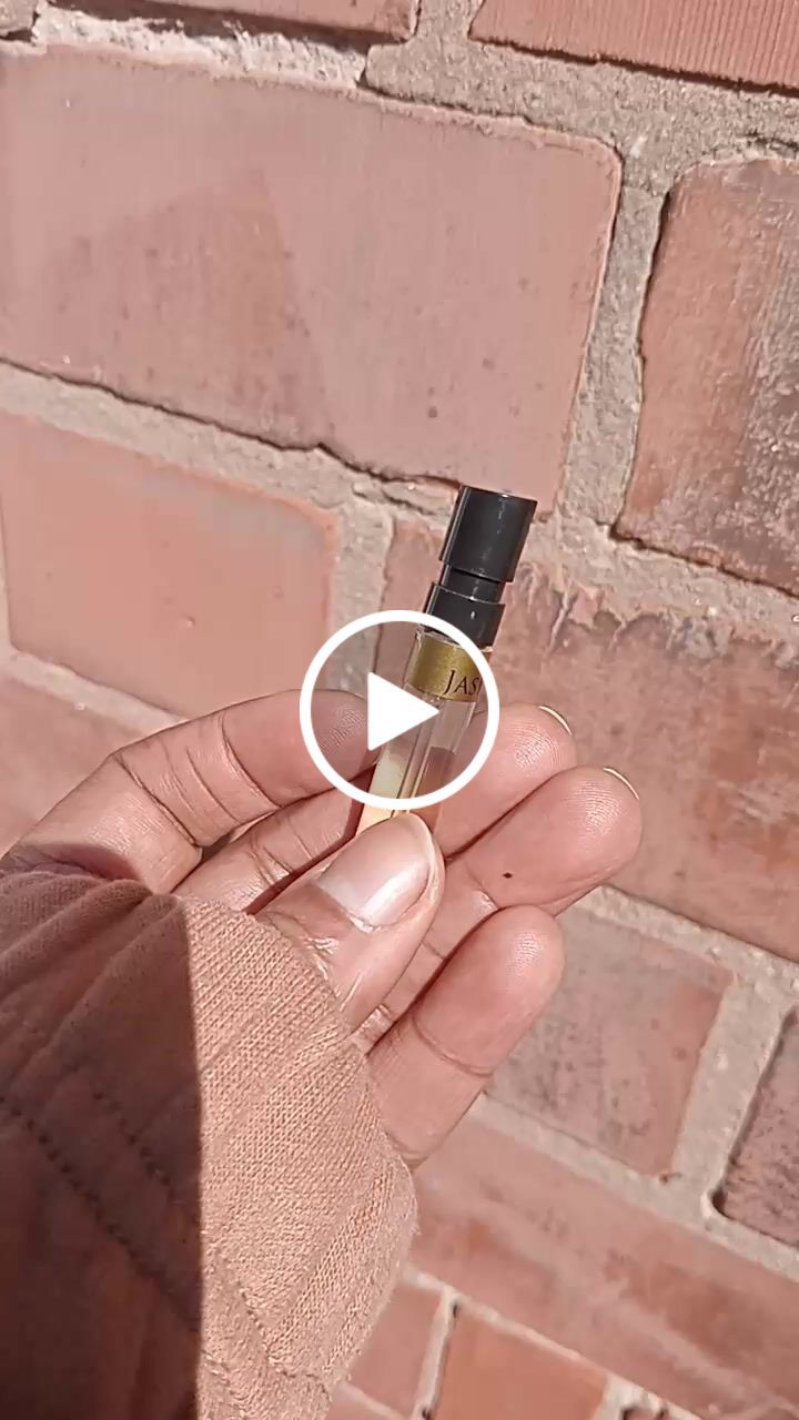 Customer video review of Jasmin Est
