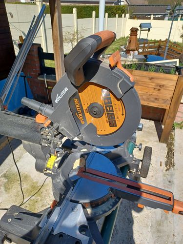 Customer photo review of Lame multi-matériaux TCT 255mm 28 dents alésage 25,4mm Evolution pour Scie à onglet et Scie sur table