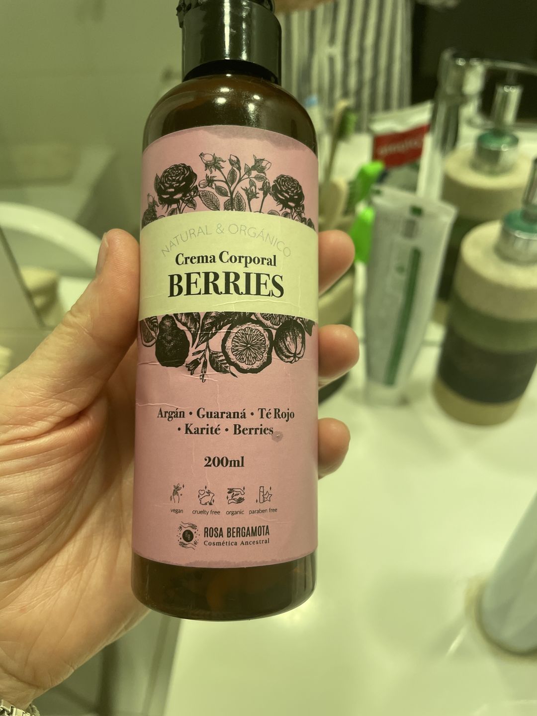 Customer photo review of Crema Corporal Anti Celulitis Berries 200ml