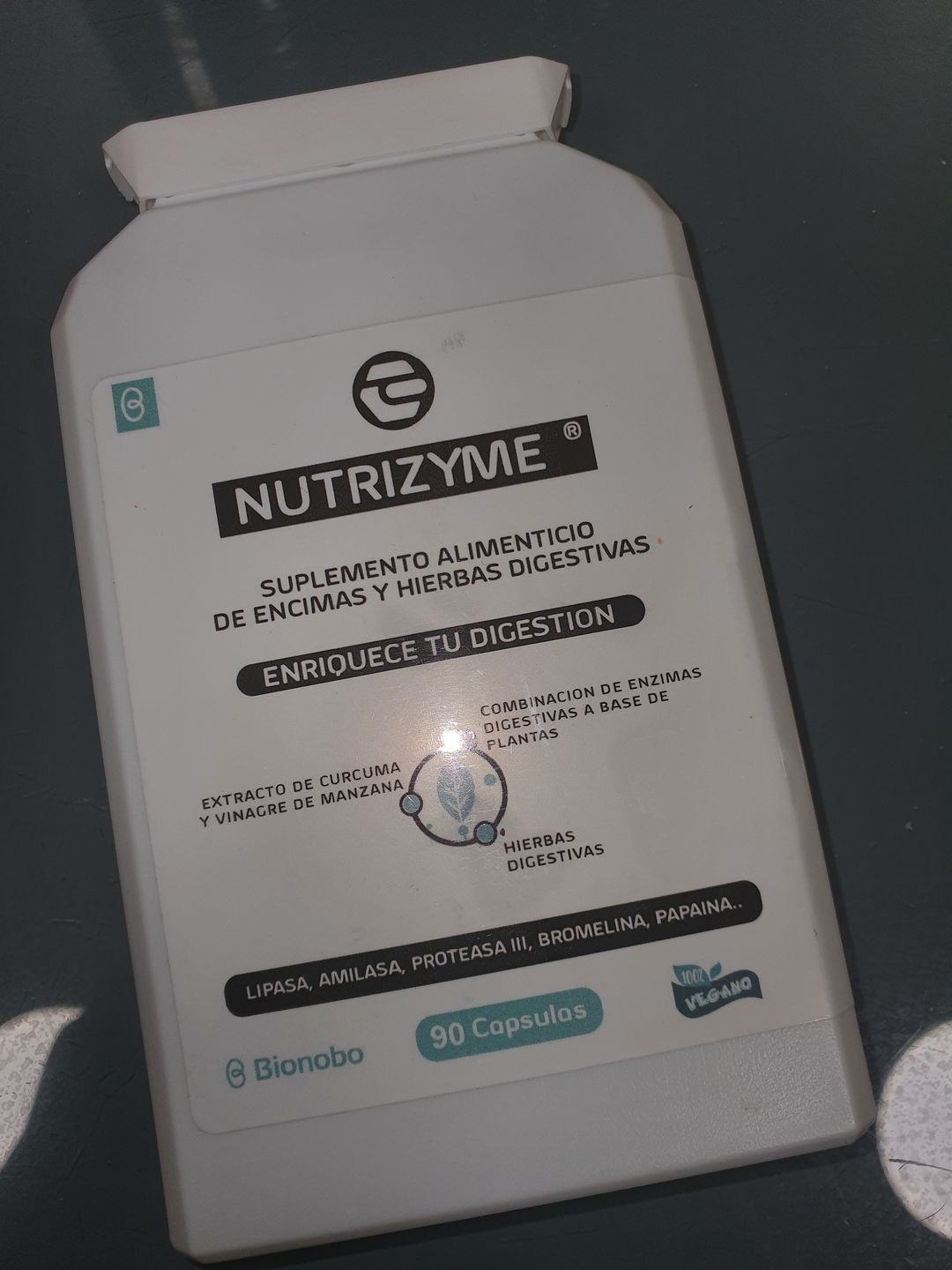 Customer photo review of NUTRIZYME® | Enzimas digestivas y Plantas | 90 Caps. | Papaína, Lipasa, Amilasa, Bromelina, Proteasa, Curcumina, Bromelina ++