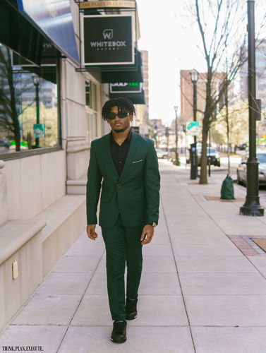 Customer photo review of Men's 3-Piece Suits Slim Fit One Button 10 Color