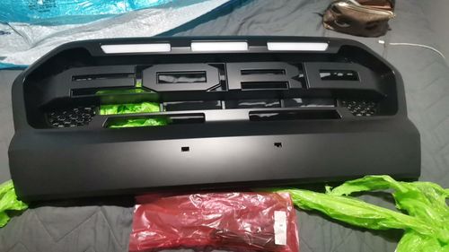 Customer photo review of Mascara Estilo Raptor T-7 para Ford Ranger años 2016 al 2019