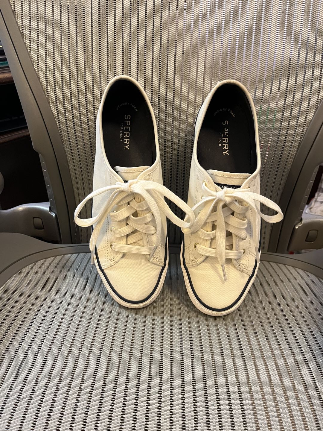 Customer photo review of Flat 100% Cotton Shoe Laces