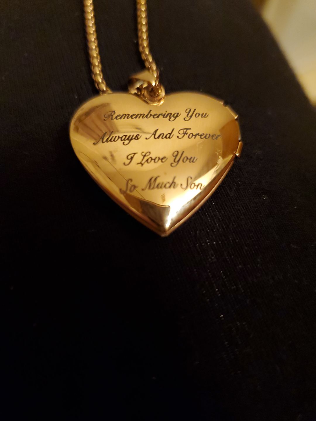 Customer photo review of Personalized Heart Locket Necklace That Holds Pictures Memory Photo Lockets Custom Photo Name Dasiy Heart Necklace