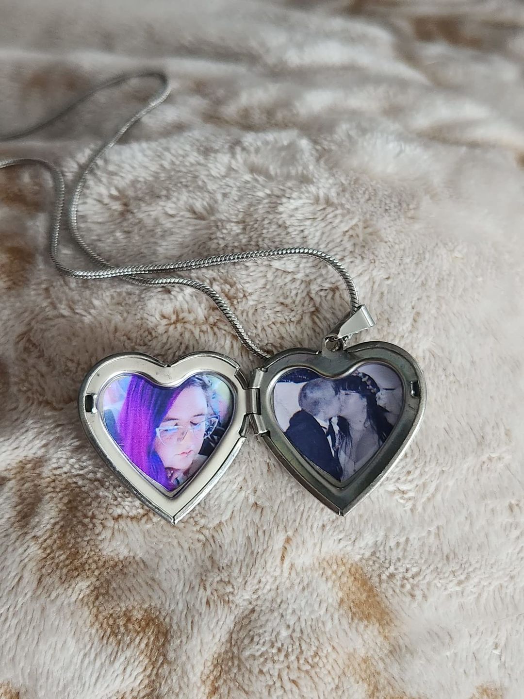 Customer photo review of Personalized Heart Locket Necklace That Holds Pictures Memory Photo Lockets Custom Photo Name Dasiy Heart Necklace