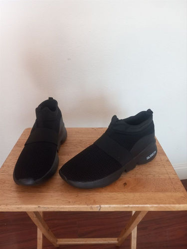 Customer photo review of Summer Lightweight Mesh Sneaker