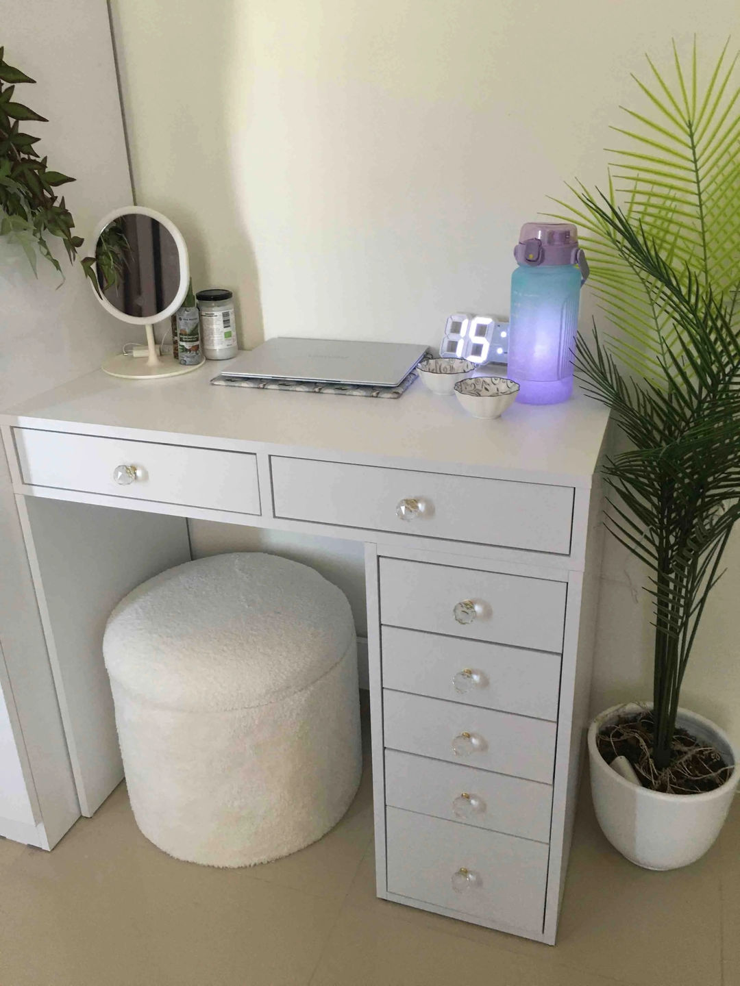 Customer photo review of Rani BJ108 Makyaj Tuvalet Masası 7 Çekmeceli Takı Düzenleyici Beyaz