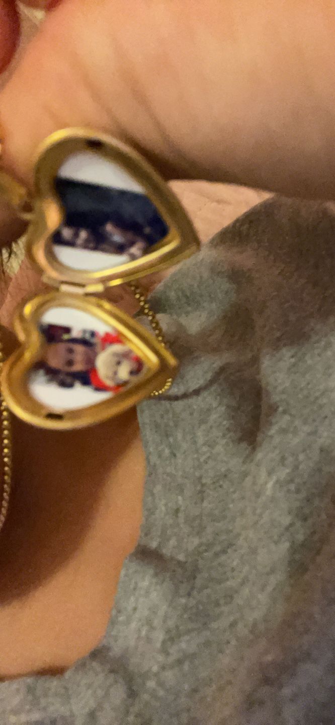 Customer photo review of Personalized Heart Locket Necklace That Holds Pictures Memory Photo Lockets Custom Photo Name Dasiy Heart Necklace