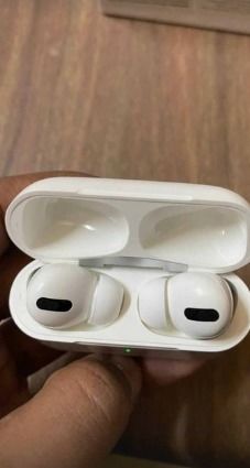 Customer photo review of AirPods Pro ANC