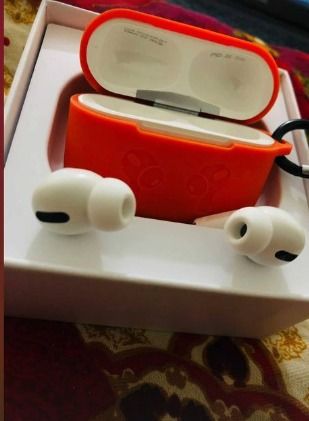 Customer photo review of AirPods Pro ANC