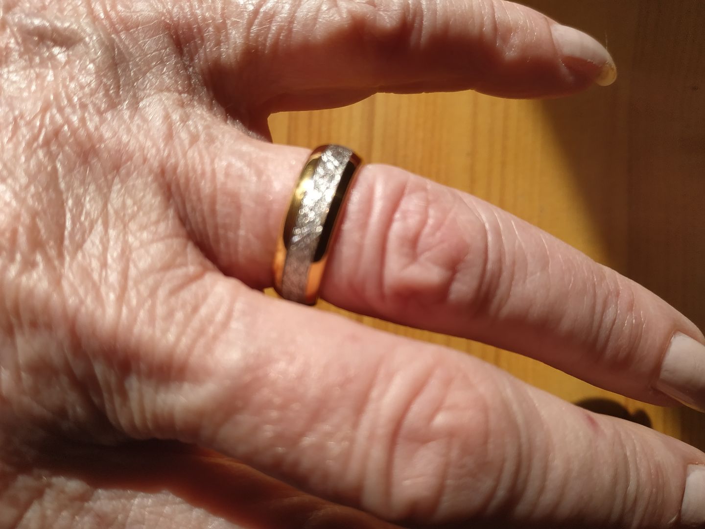 Customer photo review of The Golden Steel 6mm Wonder Ring